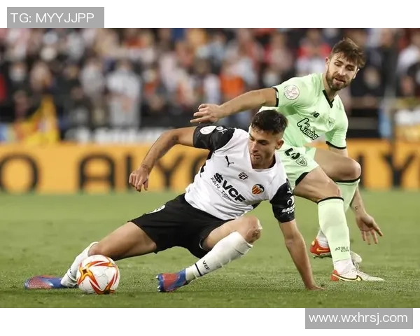 西甲焦点战里昂与巴萨握手言和补时进球引发转会热议